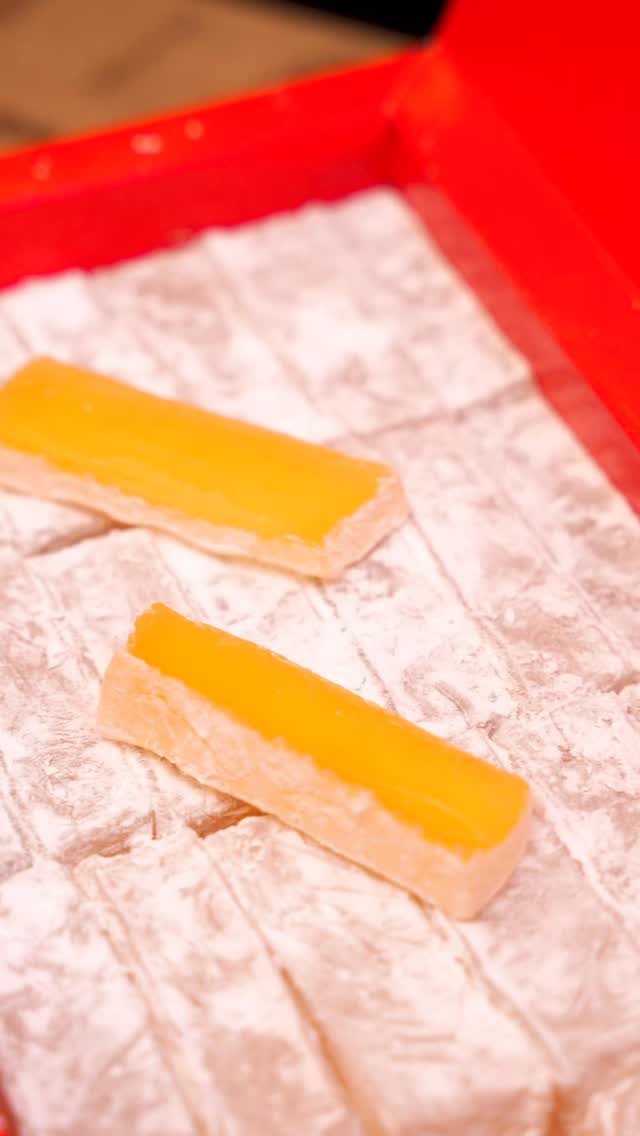 Gelenekten gelen ilham, damakta zarafet: Damla Sakızlı Lokum. 🤍
📍Üsküdar Merkez İmalat
📍Üsküdar Balıkçılar Çarşısı
📍Kadıköy Balıkçılar Çarşısı
#ŞekerciCaferzade #Üsküdar #Kadıköy