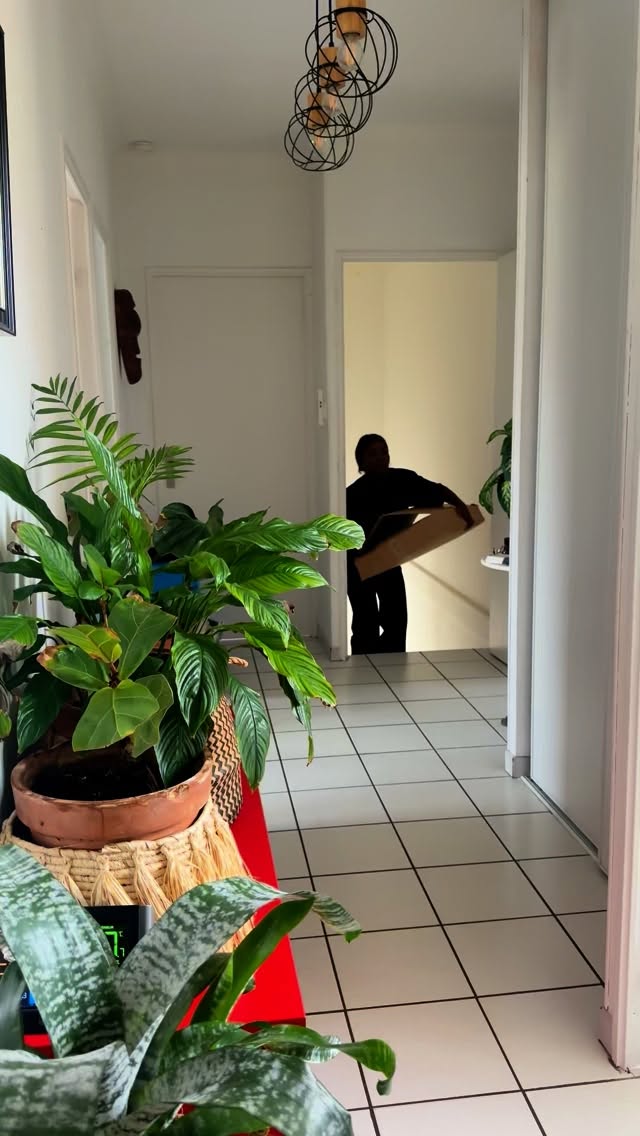 Unboxing de mes support pub
.
Un de mes plus grandes réussites cette année! Me donner à fond pour que cela marche, investir dans mon projet. Faire du prospectus, faire des contacts avec d'autres prestataires et prendre du plaisir dans mon travail
.
#makeup #maquillage #unboxing