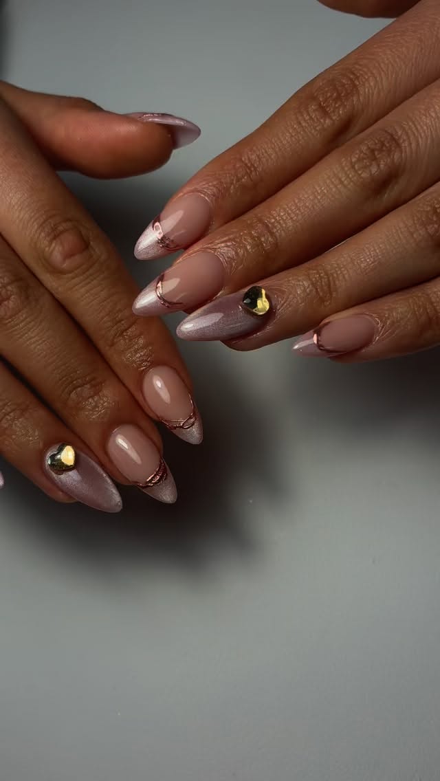 So sweet and soft 💕
.
.
#melbournenails #nailsmelbourne #nailsart #acrylicnails #nailart #australia #naillove