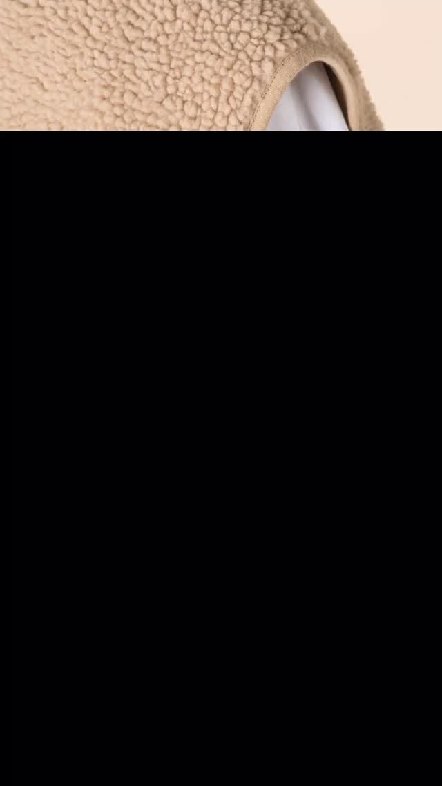 🍂 La nouvelle collection @mercimadamemonsieur arrive très bientôt…
👀Restez connectés, ça va être canon 🙌🏻✨
#MerciMadameMonsieur #NouvelleCollection #ModeResponsable #SlowFashion #EcoFriendly #StyleFrançais #ModeUnisexe #LookÉcoresponsable #OOTD #modedurable