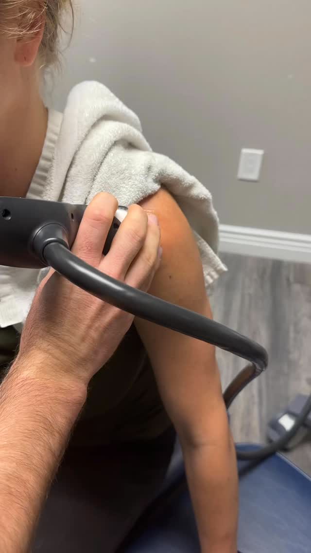 🏋️♂️ Shoulder pain holding you back?
We combine 🔹Shockwave Therapy, 🔹Graston, 🔹Class IV Laser and more to break down scar tissue, improve blood flow, and accelerate recovery.
💥 Designed for athletes, but effective for anyone dealing with stubborn shoulder pain.
👉 Don’t just rest it — treat it.
📍 Peak Family & Sports Chiropractic | Sacramento
#ShoulderPain #SportsChiro #ShockwaveTherapy #Graston #LaserTherapy #PeakPerformance #sacramento #sacramentochiro