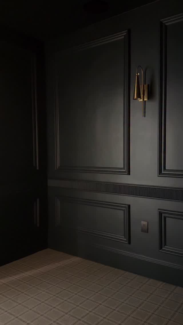 We’re still swooning over this deep green paneling 🤍