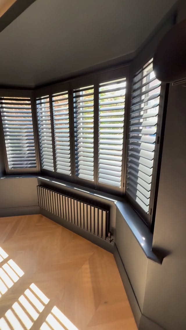 Not every day is white shutters 🖤🖤🖤
.
.
.
#blinds #shutters #windowtreatments #homedecor #interiordesign #homeimprovement #plantationshutters #rollerblinds #venetianblinds #romanblinds #homerenovation #homedesign #interiors #residential #windowcoverings #decor #interiordecorating #luxuryhomes #softfurnishings #homeinterior #Liverpool #Liverpoolblinds #Merseyside #ShuttersLiverpool #Blindsliverpool