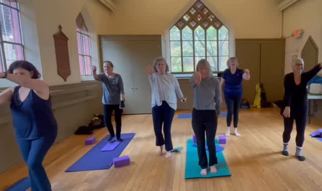 Thrilling day at our 2nd annual Halloween yoga class! Thanks @foreveryogawithsusannah
#yoga #crotonacademy #yogaclass #halloweenyoga