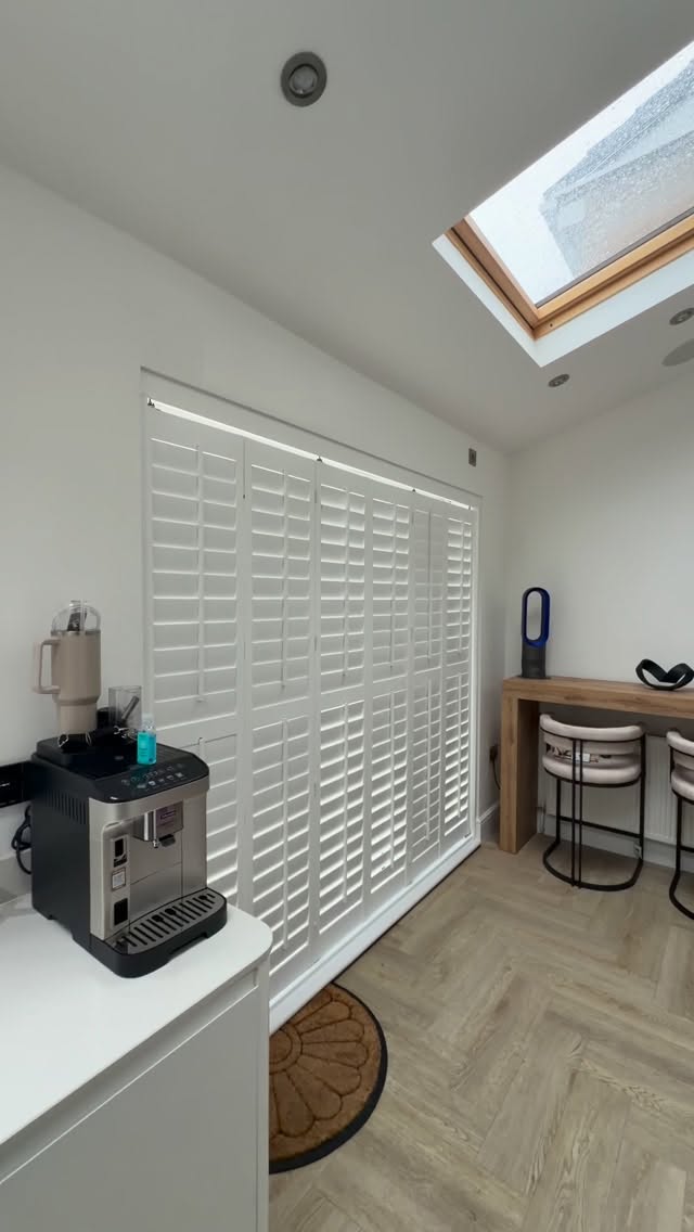 Bifold tracked shutters 🤩
Say no more and contact us for a free no obligation quote you won’t be disappointed 🚀
.
.
.
#shuttersliverpool #madetomeasure #windows #windowtreatments #merseyside #Liverpoolblinds #Liverpool #wirralinds #liverpoolshutters #blindsliverpool #maghullblinds #project #shutters #liverpoolroofblinds #windows #interiordesigner #childwall #northwest #kitchen #foryou #foryoupage