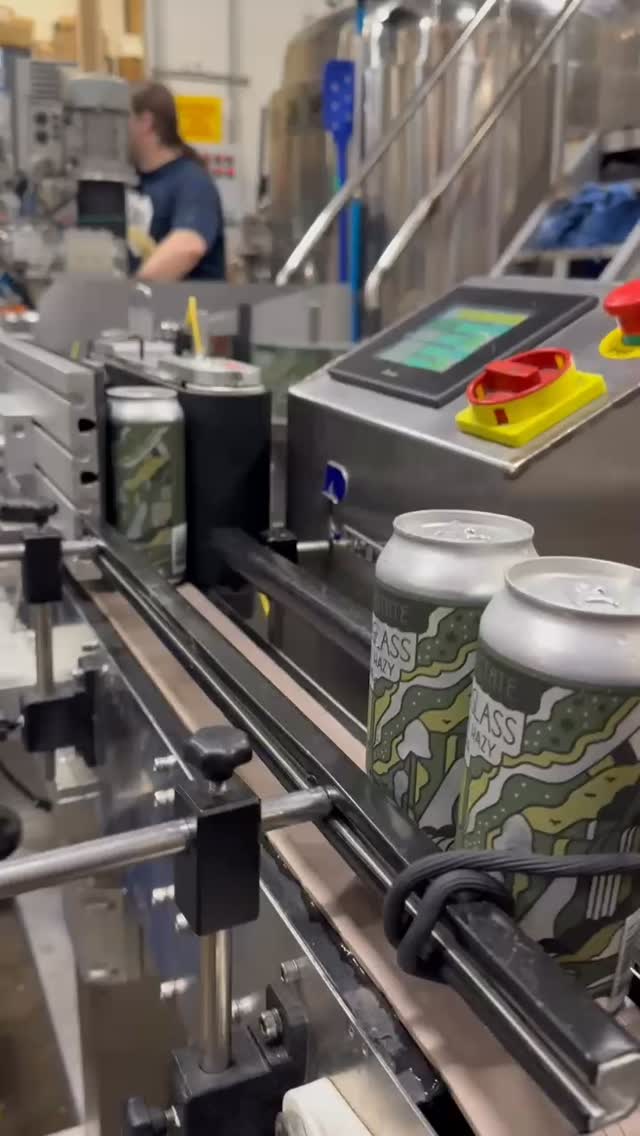 In cans and kegs! States of Matter Series: Superglass Double IPA brewed with Veteran’s Blend hops 🍻
In honor of Veteran’s Day this Hazy is brewed with Veterans Hop Blend. For every pound of hops sold, $3 is donated to Stop Soldier Suicide, the only national non-profit organization dedicated solely to reducing the suicide rate among our nation’s Veterans.
Stop in and raise a glass with us today. 🇺🇸
#liquidstatebeer #veteransday #america #ithaca #ithacany #craftbeer #drinklocal #drinklocalbeer #thinknydrinkny #newrelease