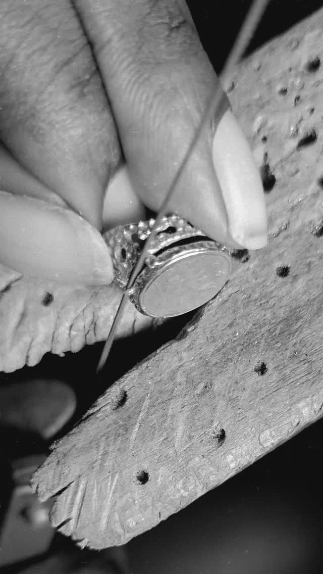 From the Caribbean, I create with purpose; shaping fine jewelry that feels honest and enduring.
In my new blog, I’m sharing what sustainable luxury jewelry truly looks like behind the scenes, and why conscious craftsmanship matters more than ever.
Dive deeper into the world of thoughtful fine jewelry... read the full post via the link in bio.
#josannemark #sustainablejewellery #rjc #sustainabledesigners #finejewelry #luxuryjewelry #bespokejewelry #caribbeandesigner #custommadejewelry