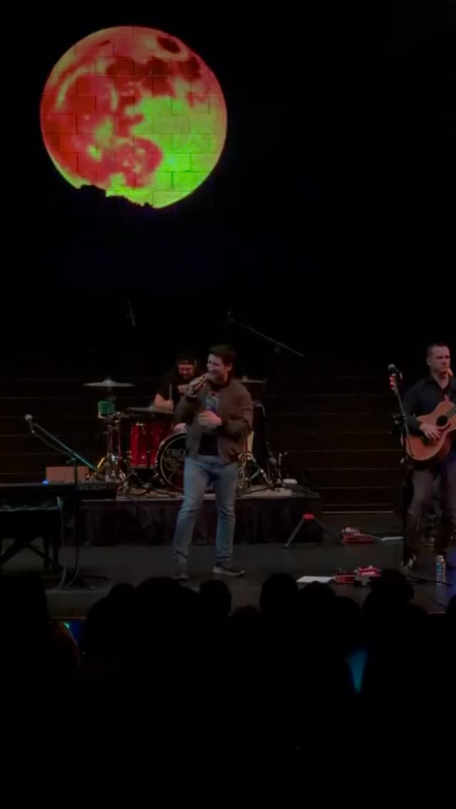 Shiver 🥶🌕 #shiver #parachutes #coldplay #shivercoldplay #coldplaylive #coldplaylove #coldplayfans #coldplaycover #coldplaytribute #tribute #cover #livemusic