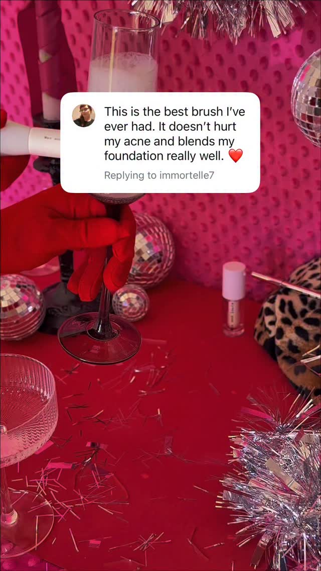 FREE TODAY with every Foundation and/Or Concealer purchased!
#fivedaysofslay #maxandlouie