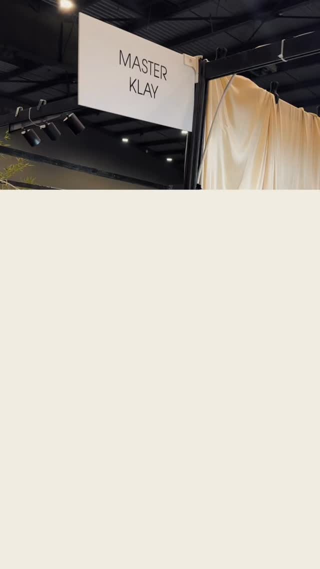 Le week-end dernier j'ai pu partir au @salons_dumariage à Montpellier.
C'était tout nouveau pour moi ☺️
Première fois entant qu'exposant et j'espère que ça ne sera pas la dernière car ça a été une expérience très enrichissante et constructive. J'ai pu être en contact direct avec d'autres prestataires du milieu de l'événementiel et pourvoir parler aussi avec des futurs clients ça change de la prise en contact par téléphone
.
Je vous partage quelques moments du salon
.
Vous rappeler aussi qu'il reste peu de places pour l'année 2026 donc bloquer vos dates dès maintenant!
.
Maquilleuse professionnelle
Makeup artist
Maquilleuse dans le Sud