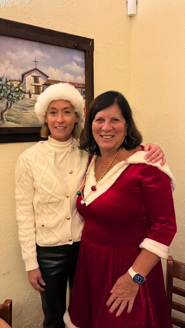 Wine Country Living
Another fabulous evening of Holiday Festivitiesâšâš
20 fabulous women coming together to enjoy an evening of collaboration, holiday lights, food and musical theaterđ
đThe Sebastiani Theater on the square in Sonoma is decorated beautifully and well worth a visit. And a fabulous Holiday performance by Transcendence cast members.
@thesebastiani
@ttcsonoma
@sonomaplaza
#winecountryliving #sonomaplaza #sonomavalley #musicaltheater #holidaycelebrations #sonomacounty #holidaylights #holidayseason #kckilian #girlspower #ageisjustanumber