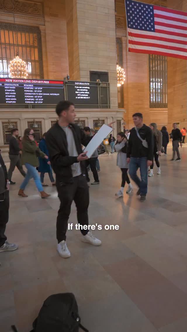 Intro to Urban Sketching continues throughout 2026! Come learn some basic methods and behind drawing your best life. Registration link in bio. Gift sign ups can be arranged using a gift card. #urbansketching #nyc #drawingclass