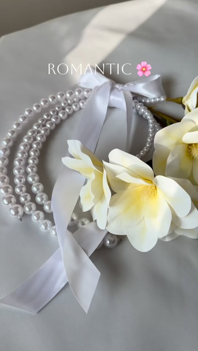 Which bouquet steals your heart? 💐✨ Limited handmade designs
Link in Bio 🤍
#WeddingBouquet #LuxuryWedding #bridalbouquet #weddinginspo #modernbride