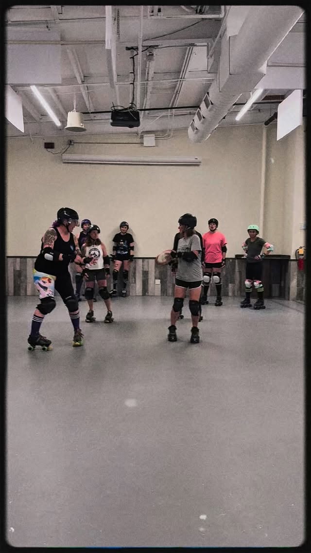 We might have had a little fun with April Fools yesterday. We promise we will be back to regular roller derby practice next week.
Tonka came up with this fun drill. We liked it with the fresh meat crew, notice no one looking at their skates 👀🛼😂
Happy April all!!!