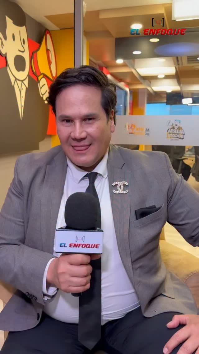 Nuestro amigo El Gordo Ariel llegó a RCN Radio a poner Alerta a toda la audiencia con su estilo y los chismes de la actualidad con un equipo maravilloso, junto a la gran Vicky Balanta y su reportero Iván Montoya
#elgordoariel