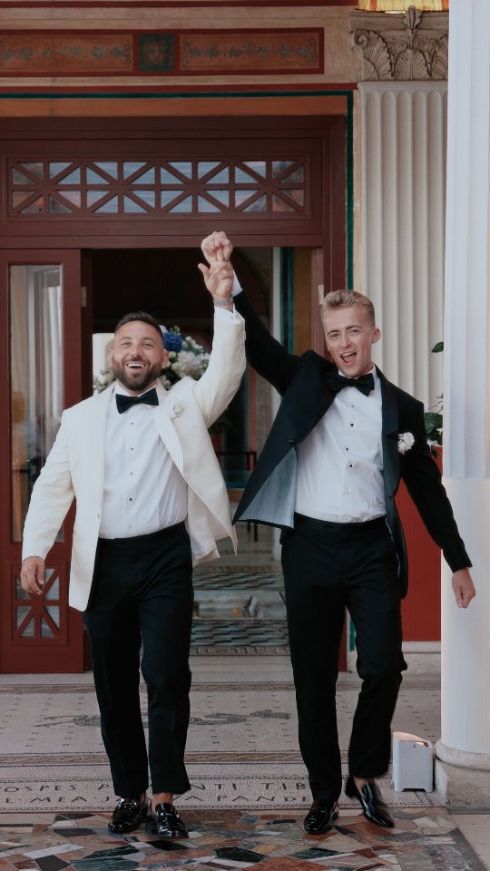 What a love full of energy✨
M&N gave us an unforgettable day of music, passion and poetry. Filming your lovestory was an honour!
.
Wedding planner: @sorrentosunland
Photographer: @giannidinatale_photographers
Venue: @bellevuesyreneevents
Band: @mrsabba
Light: @fratellipizzasrl
See more works⬇️
https://www.gioderosavideographer.com/
.
.
#weddingfilm #wedding #weddingvideo #amalficoastwedding2024 #amalficoastwedding2025 #wedding2024 #wedding2025 #weddinginspiration #weddingfilmmaker #instawedding #destinationwedding #weddingfilms