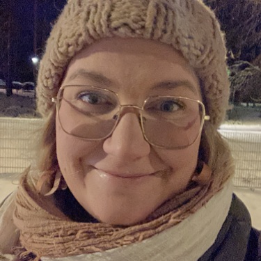 Joulun vauhtiviikot on käsillä! ✨
Aamulla ennen auringonnousua lähtö kotoota ja illalla paljon auringonnousun jälkeen takaisin kotiin. Nämä viikot ovat opettavalla ja keikkailevalla työntäyteiset. Konsertteja oppilaiden kanssa ja konsertteja @kuvajaofficial riveissä ❤️
Isovanhemmille kiitos, että he mahdollistavat muusikkoperheen elämän myös näinä viikkoina 🙏🏻
Myös Äänikauppa pyörii arkiseen tapaansa ja paketit pakkaillaan arkiaamuisin matkaan ❤️