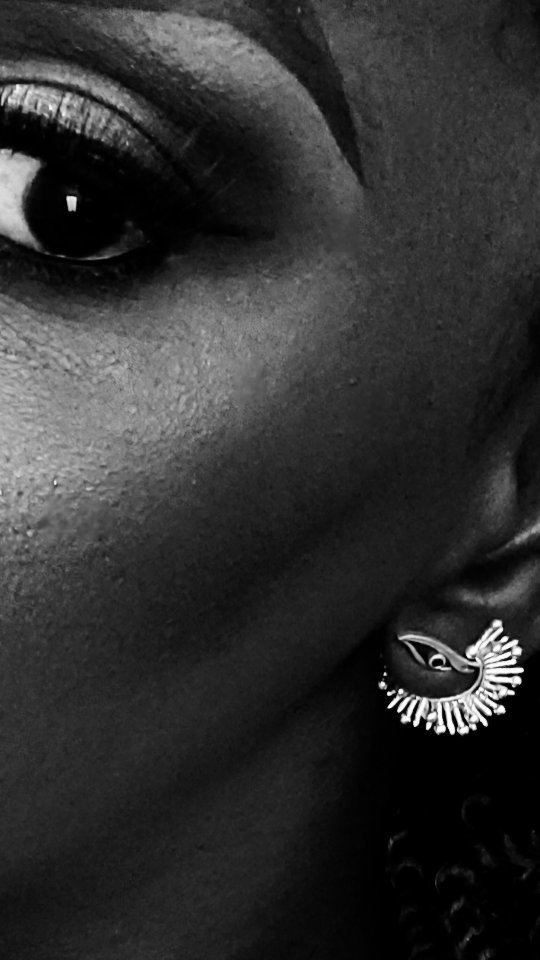 A bold reimagining of the ancient evil eye amulet! Designed to ward off negativity while keeping your look effortlessly chic, these pieces make a unique statement of style and are a perfect reminder to turn a blind eye to negative vibes!
#josannemark #finejewelry #evileyejewelry #luxuryjewelry #goldjewellery #caribbeandesigner