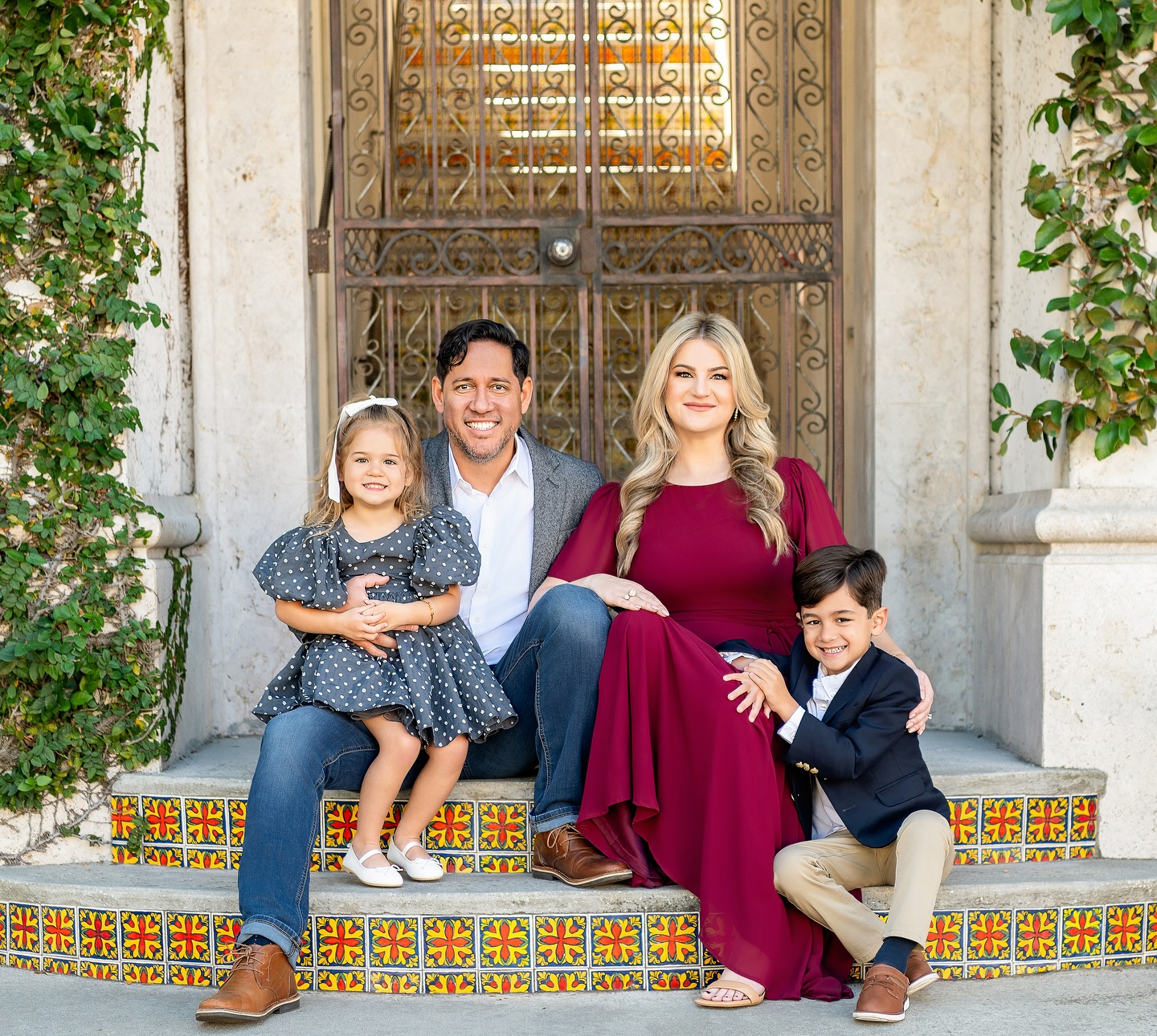 When the dad raves about how painless the photo shoot was, we consider that a WIN! 🏆 We adore this #TukeFamily & love seeing them each year. 💖
#orlandofamilyphotographer #orlandomoms #winterparkfamilyphotographer #familyphotos #wintergardenfamilyphotographer #familyphotographer