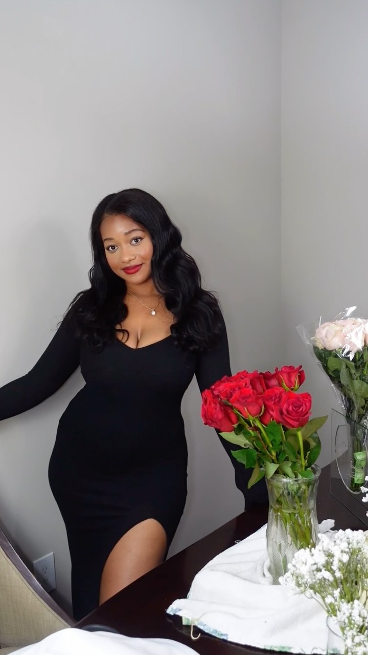 Happy Holidays 🌹🎄
#tablescape #holidaydining #tabledecor #holidaydecorating #holidaydecor #holidayseason #christmasdecor #christmasdinnertable #christmasdecorations