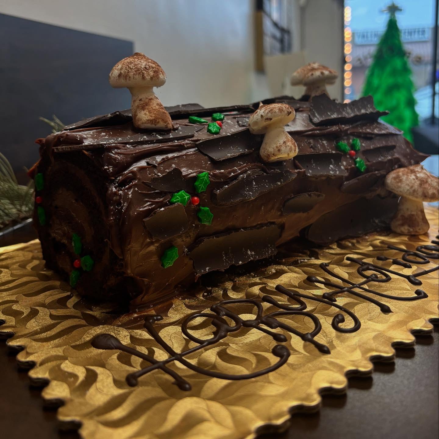 It’s beginning to look a lot like… DELICIOUSNESS!
Enjoy the holidays with a bit of Brioche Pastries 😋
The shop will close today at 2pm and reopen Friday!
We wish everyone a Merry Christmas! Thank you all for your continuous support and happy holidays 🎉🎄☃️