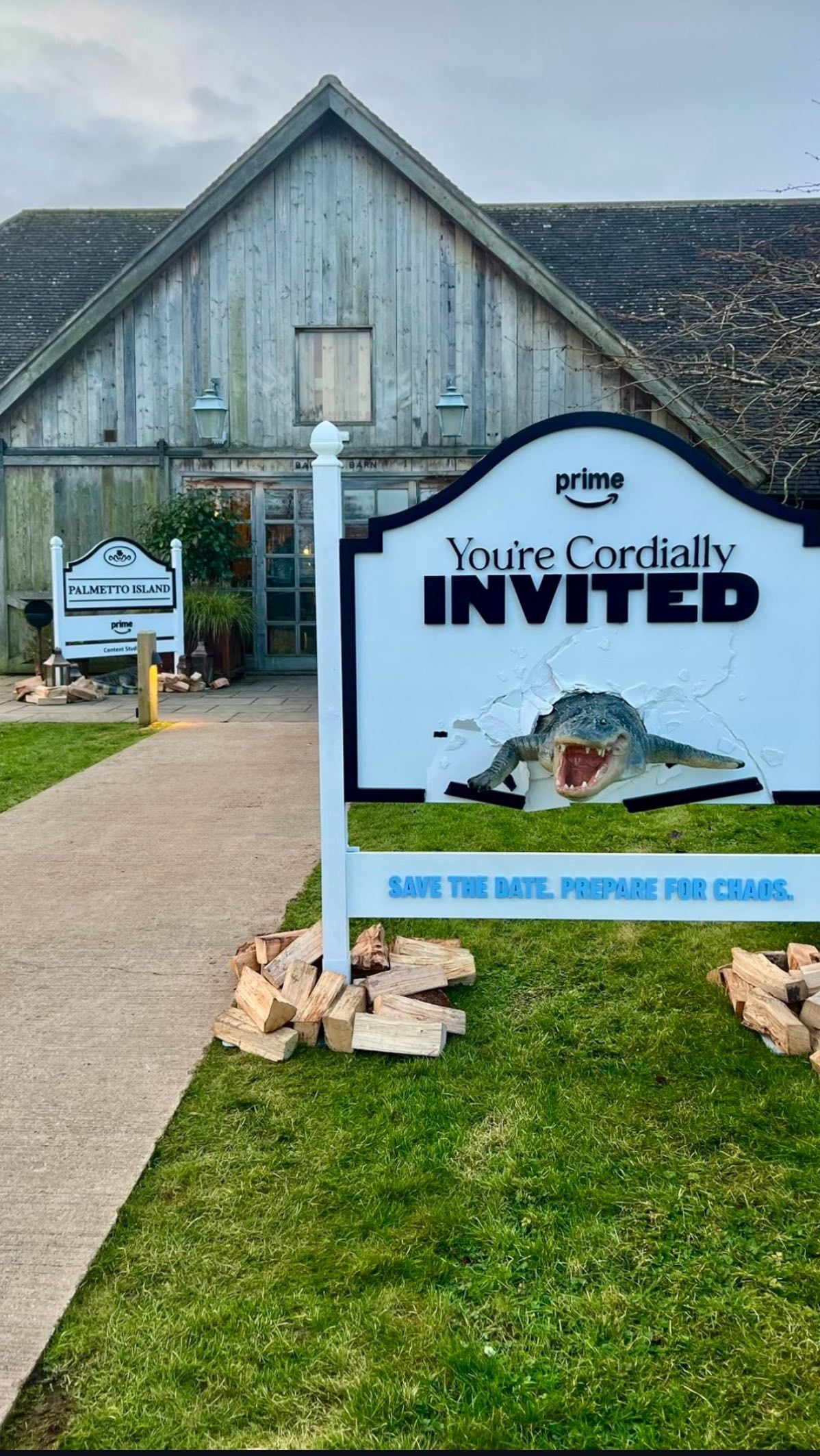 @madeupltd x @amazonprime
You’re Cordially Invited @reesewitherspoon x #willferrell new film 💙
@madeupltd partnered with @amazonprime and we were lucky enough to play a small part
Had a total pinch me moment creating 2 tablescapes with @madeupltd for Press, Talent and Creators at Soho Farmhouse
Rehearsal dinner for 48 was all the blue
Wedding Breakfast Blue & Pink for 64 guests
Thank you @madeupltd for being the best team to be part of and as always the incredible opportunity 🖤
#YoureCordiallyInvited is OUT NOW go watch it 🎥
We even took along our @velvetsmokeltd pink vases which looked absolutely stunning 🌸
#madeupltd #willferrell #reecewitherspoon #yourecordiallyinvited #amazonprime #sohofarmhouse #sohohouse #weddinginspiration #weddingbreakfast #rehearsaldinner #pressevent #yourecordiallyinvitedonprime #yourecordiallyinvited #setdressing #tablescape #tablestyling