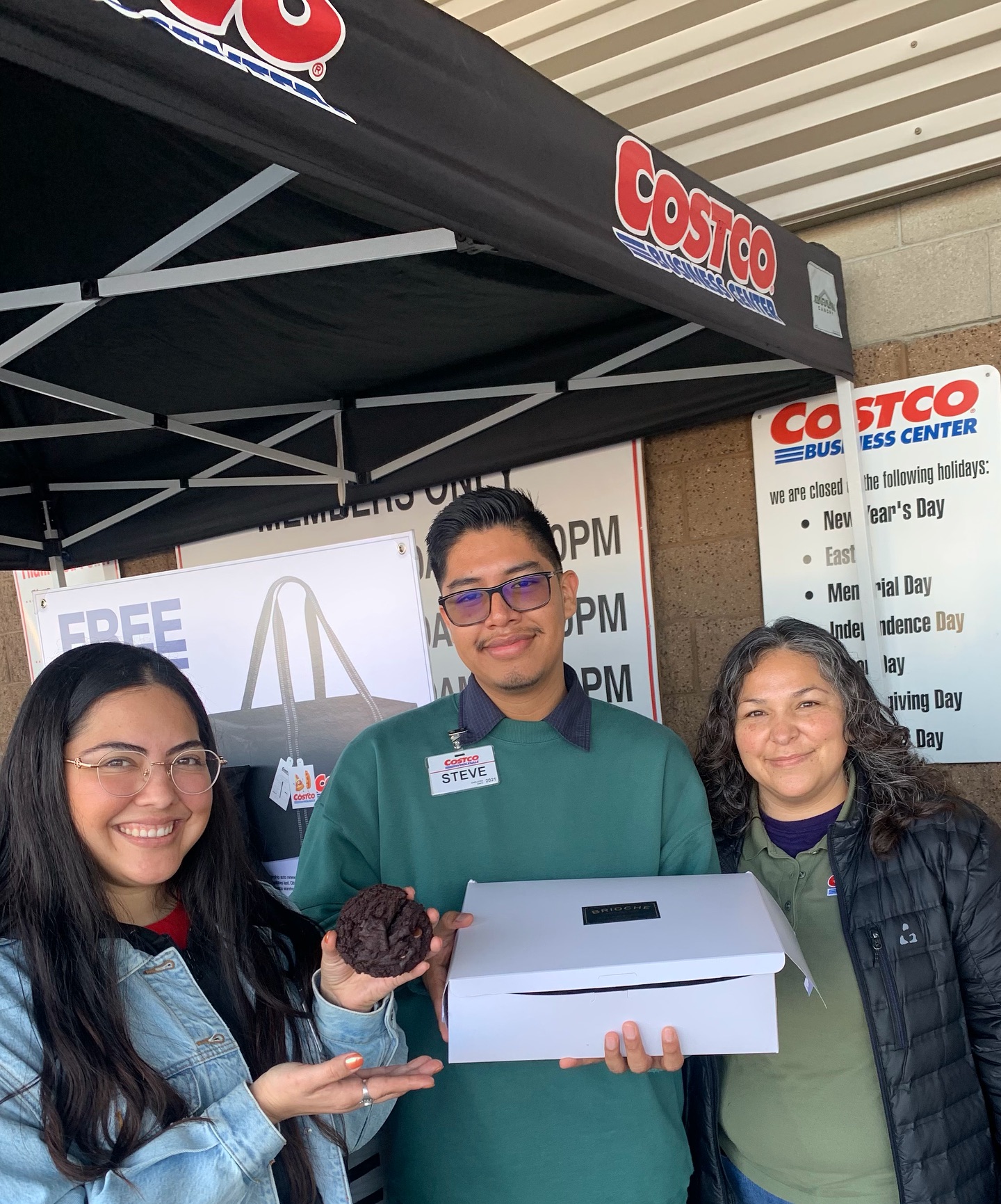 Birthday Black bear cookies delivered to Costco this morning. #costcobusinesscenter Celebrate your colleagues at work with freshly baked to order Brioche Pastries cookies. Place your orders at 323.530.0088. #cookiesforyouroffice#realbuttercookies