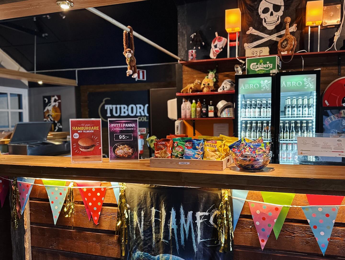 Ännu en trevlig & lyckad aw till ända! 🤠✨
Vi tackar för ett stort visat intresse & alla positiva kommentarer vi får. Vi tycker detta är lika kul som ni!
Vi kommer nu hålla uppe med aw:s några månader då det snart är påsk & därefter SRF.
Hoppas vi ses lite längre fram 🫶🏼
#granadalönsboda #folketspark #lönsboda #afterwork