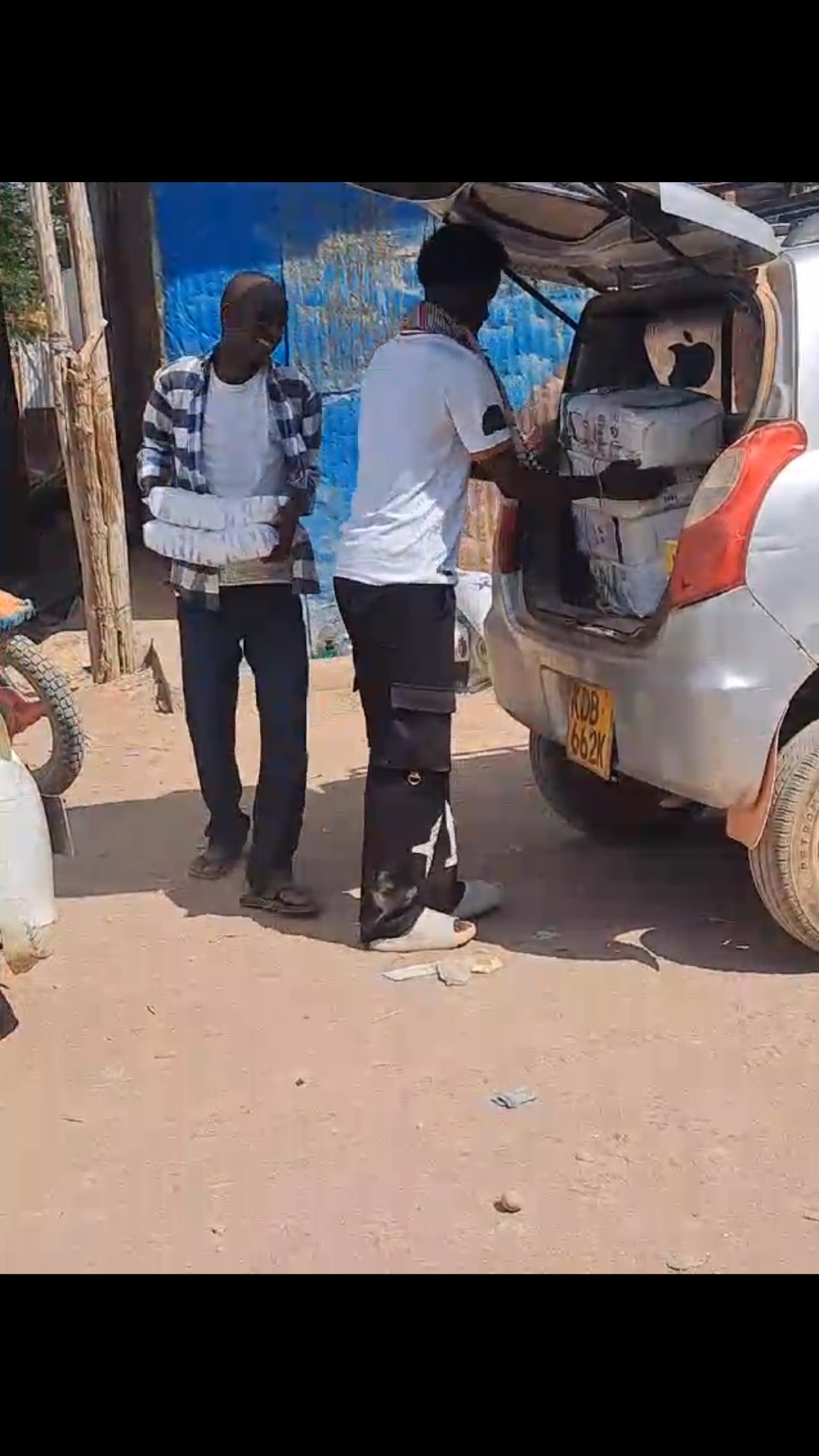 Behind the scenes- Our volunteers preparing a Ramadan food distribution.
Thank you to our dedicated volunteers who worked tirelessly to ensure the success of our Ramadan distribution efforts! We are truly grateful to have you as a part of our team!
#supportrefugees #savinglives #makeadiffrence #compassion #sadaqafoundation #kindness #love #ubuntu #volunteers