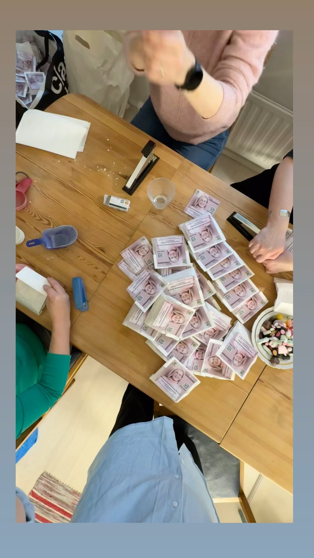 Vaalikampanjat lähestyvät loppuaan ja huomenna äänestetään Helsinkiin uusi kaupunginvaltuusto. Tästä vaalikeväästä tuli itselleni ainutlaatuisempi kuin osasin kuvitellakaan - kiitos kaikille, jotka olette olleet siinä mukana! 💚🙏🏻🤰🏼👶🏻 #helsinki #kuntavaalit #keskusta