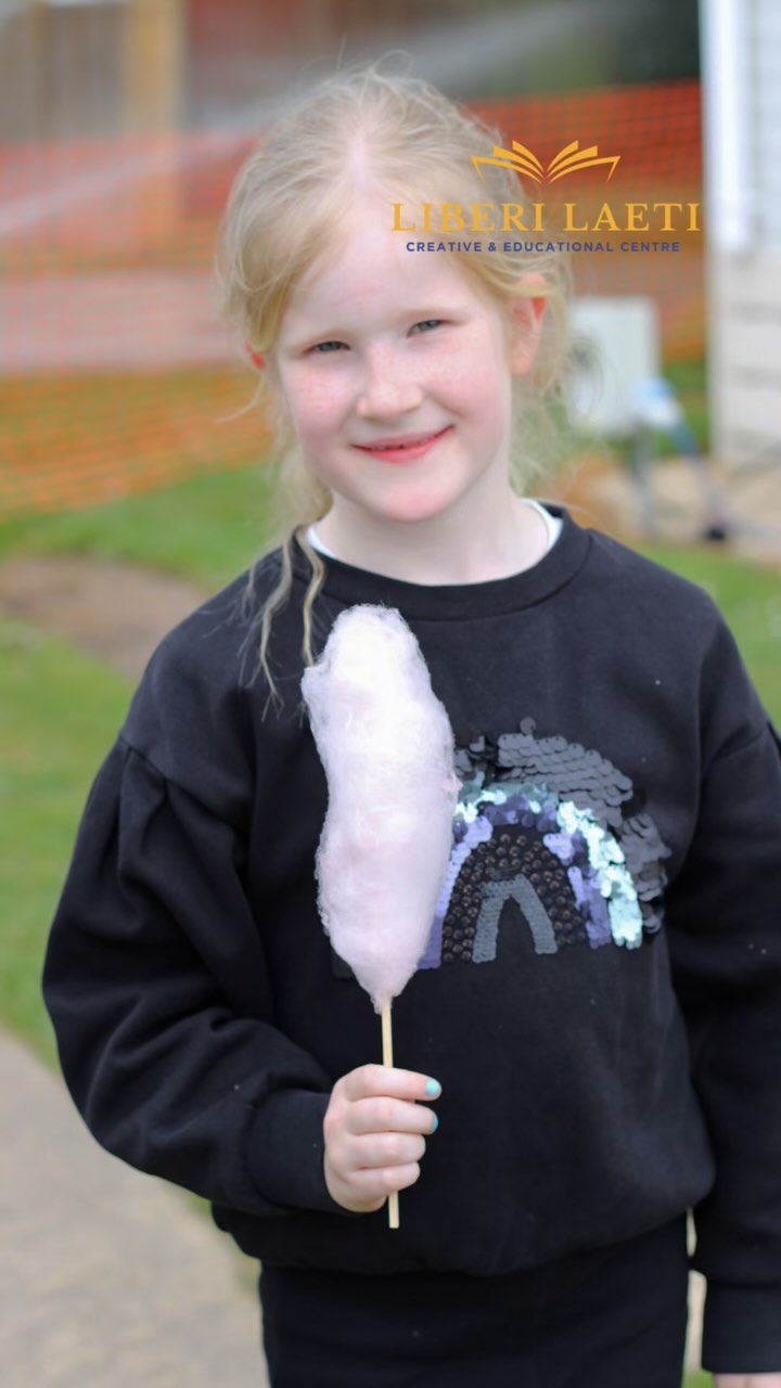 Spring Camp “Liberi Laeti “ presents:
The Magic of Cotton Candy!
Things got especially sweet in our camp!We hosted a bright and delicious adventure — a cotton candy making master class!
The kids spun their own pink clouds on sticks, watched as sparkling sugar crystals turned into real magic, and, of course, happily tasted their creations.It was fun, exciting, and super sweet!
Cotton candy is more than just a dessert — it’s the spirit of celebration that will stay with us for a long time!