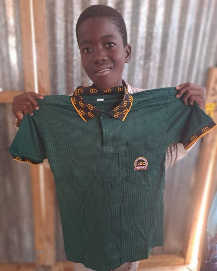 Throwback to a joyful Eid moment — on this blessed Friday, we remember the smiles your support brings. This young boy received new clothes and celebrated with a smile full of joy!
#jummamubarak #smiles #giveback #blessings #love #compassion #savinglives #helpingchildren #ubuntu