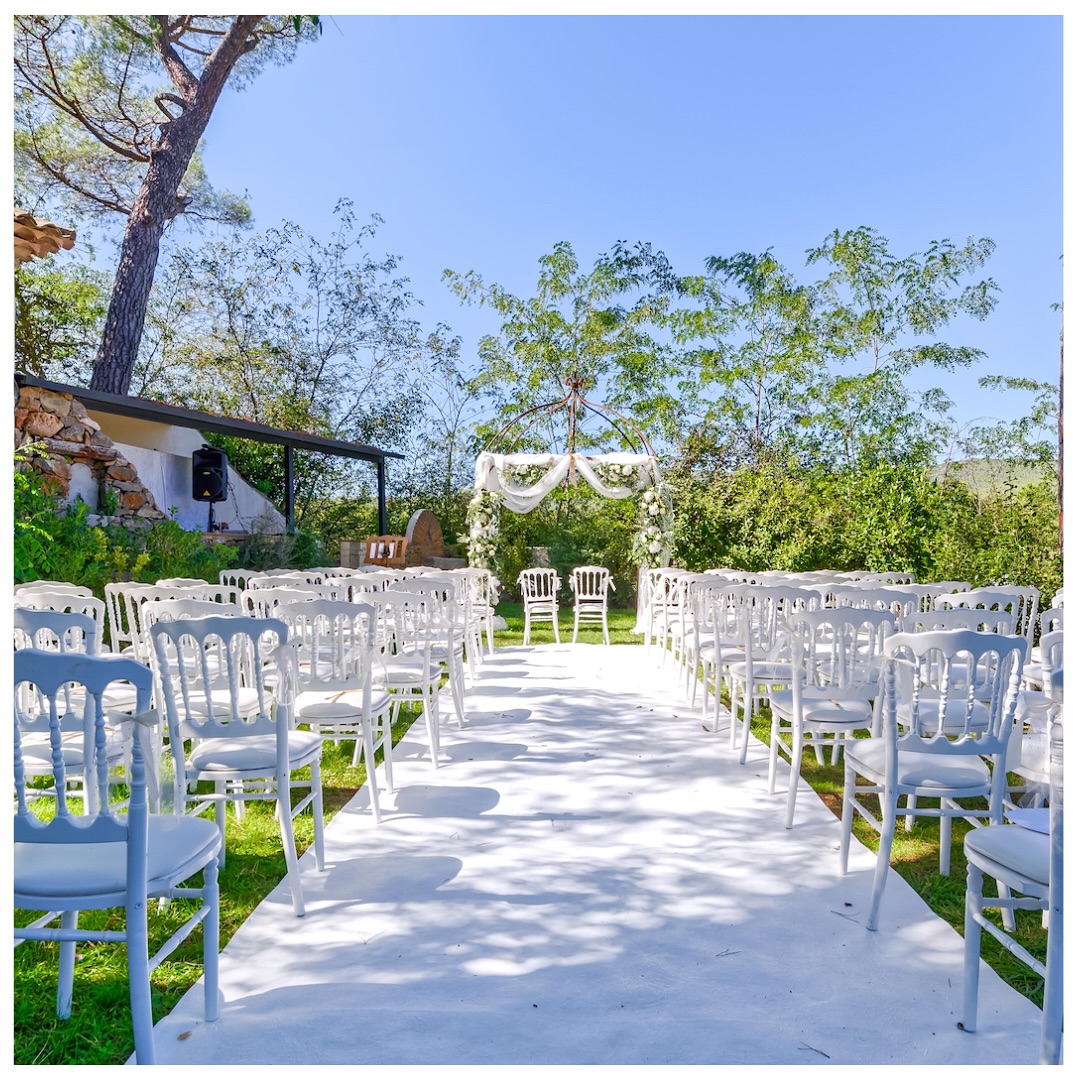 🌸 Un havre de paix au cœur de votre célébration 🌸
Notre domaine de charme accueille les mariés pour un moment hors du temps, entre sérénité, confort et raffinement. 🕊️
📩 Réservez dès maintenant :
https://www.receptioncotejardin.fr/contact
📞 Par téléphone ou DM : 04.42.18.00.00
#ChateauDeNans #ReceptionCoteJardin #SejourDesMariés #HébergementMariage #SuiteNuptiale #MaisonDeCharme #ChambreMariage #NuitDesMariés #EscapadeRomantique #WeekEndEnProvence #DomaineDeMariage #MariageProvence #CélébrationEnProvence #LieuDeRéception #ÉléganceProvençale