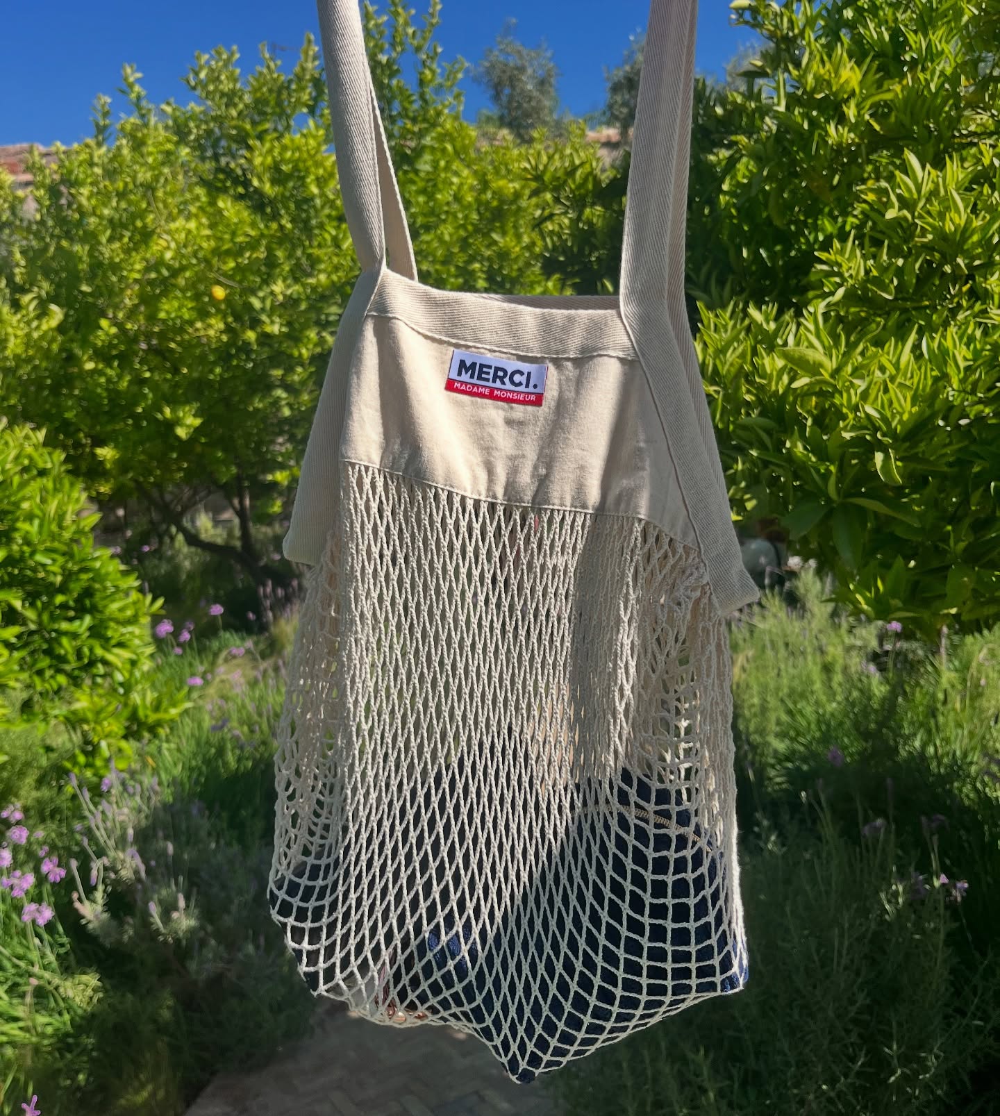 Notre sac filet 100% coton biologique, coloris naturel. Disponible en 6 couleurs sur notre site. Et vous, pour quelle couleur craquerez-vous ? 🌿