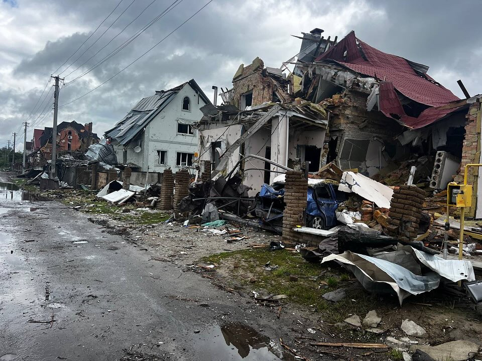 These pics were posted by one of our team members in Kyiv... @sergey_lysak 's voice on video at end... about a neighborhood very similar to the one our team lives in...that we used to live in outside of Kyiv.... This bombing happened Sunday. It hasn't stopped. Our compassion can fatigue, but these innocent people who are just trying to live life in the country they were born in, need hope, prayers and practical help. Please continue to pray & care...May God increase our capacity to love & show us what to do in the midst of the awful destruction caused by man and the evil forces that drive them. We are in a war of our own. #goloveotherswell glowmission.org