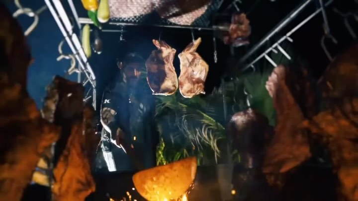 Já pensou em ter uma equipe profissional para seu evento final do ano , no seu casamento, festa de aniversário ,confraternização da sua empresa ? Nós da equipe @raonybufalieri ajudamos você com cada detalhe, faça um orçamento pelo número 43999096652 , venham desfrutar desse momento único com nossa equipe ! @blackspicesoficial @blackerva @rockwood_marcenaria nossos parceiros sempre presente !