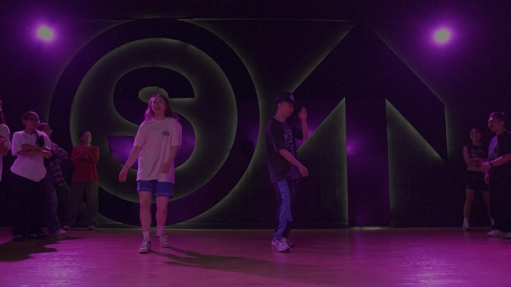 appreciation post part 2! because even though technically it was last thursday, this reallyyy feels like the first week im truly missing, and i just want to share my absolute love & gratitude for the monday/thursday beg/int hip hop fam and KEN!
@kennonnn - to know ya is to love ya. your positivity and kindness is unmatched - you & Brandi @brandududu both are honestly two of the most generous & good people I know. truly, you remind me & everyone in your classes why we dance. your presence in the dance community is a bright light - i am so so grateful to assist you, to have collaborated & taught with you, and to have you as a friend & a mentor - im so so inspired by you! can’t wait to be back in dec to dance your moves again :) miss ya already!
also! thank you @thestudionorth @thestudionorthmtp for your beautiful spaces 🩷