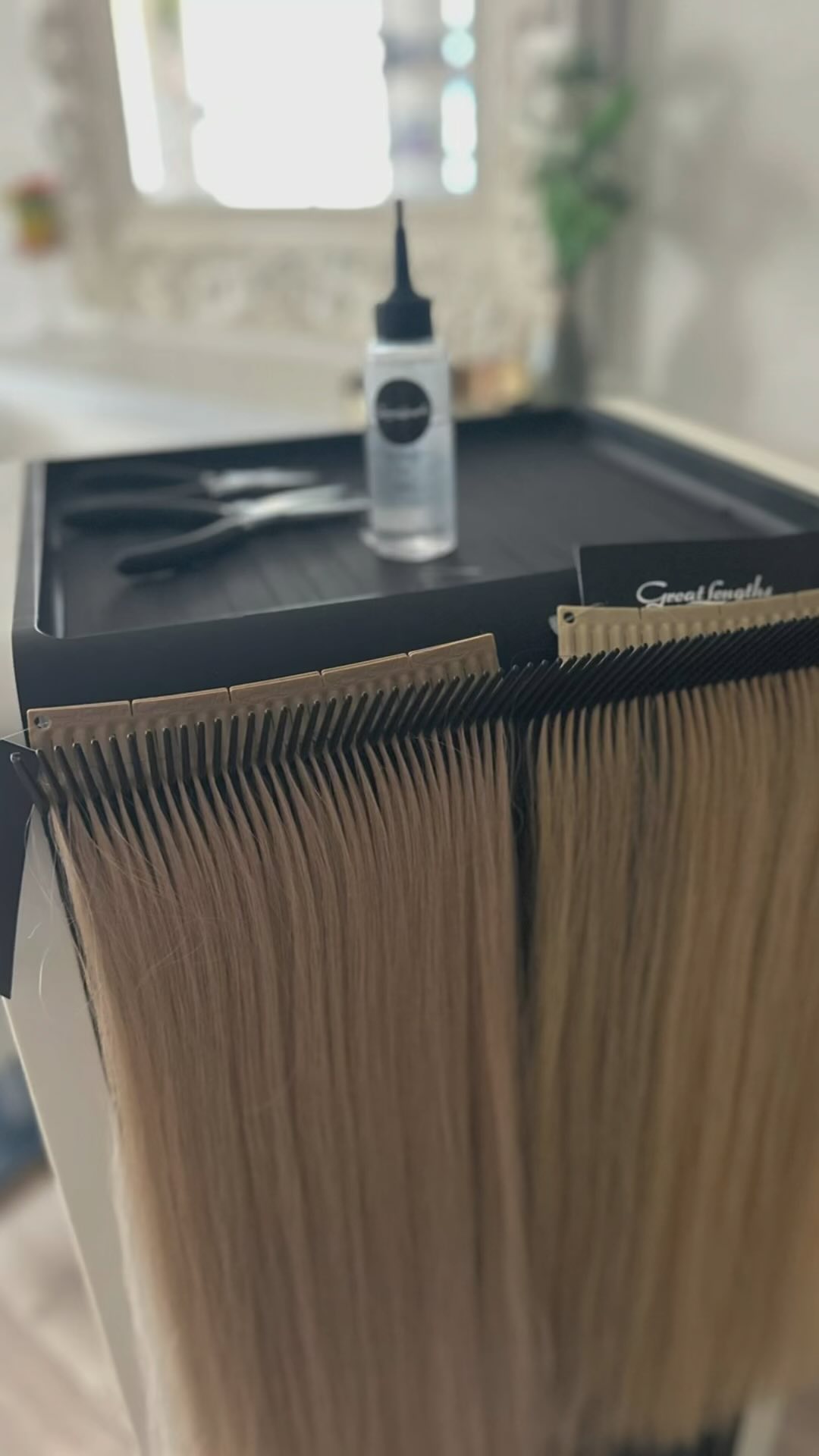 ✨ Wunschhaar in Sicht – ganz ohne Kompromisse ✨
Du träumst von vollerem, glänzenderem Haar, das sich genauso anfühlt wie dein eigenes?
Dann ist jetzt der perfekte Zeitpunkt für eine persönliche Beratung bei Bel Hair Küsnacht 💕
💡 Ich bin Joana, Inhaberin von Bel Hair – mit über 20 Jahren Erfahrung, spezialisiert auf natürliche Haarverlängerung und Haarverdichtung.
Ob feines Haar oder schwierige Struktur – ich finde deine passende Lösung 💬
📍 Extensions, die man nicht sieht, aber fühlt – mit höchster Qualität & auf dich abgestimmt.
📲 Schreib mir direkt & buche deine Beratung.
Dein Haar wird es dir danken.✨
📍Bel Hair
Rosenstrasse 6
8700 Küsnacht
#Wunschhaar #ExtensionsProfi #belhairküsnacht #HairGlowUp #Haarverdichtung #Haarverlängerung #Küsnacht #verwöhnerlebnis #zürich #küsnacht