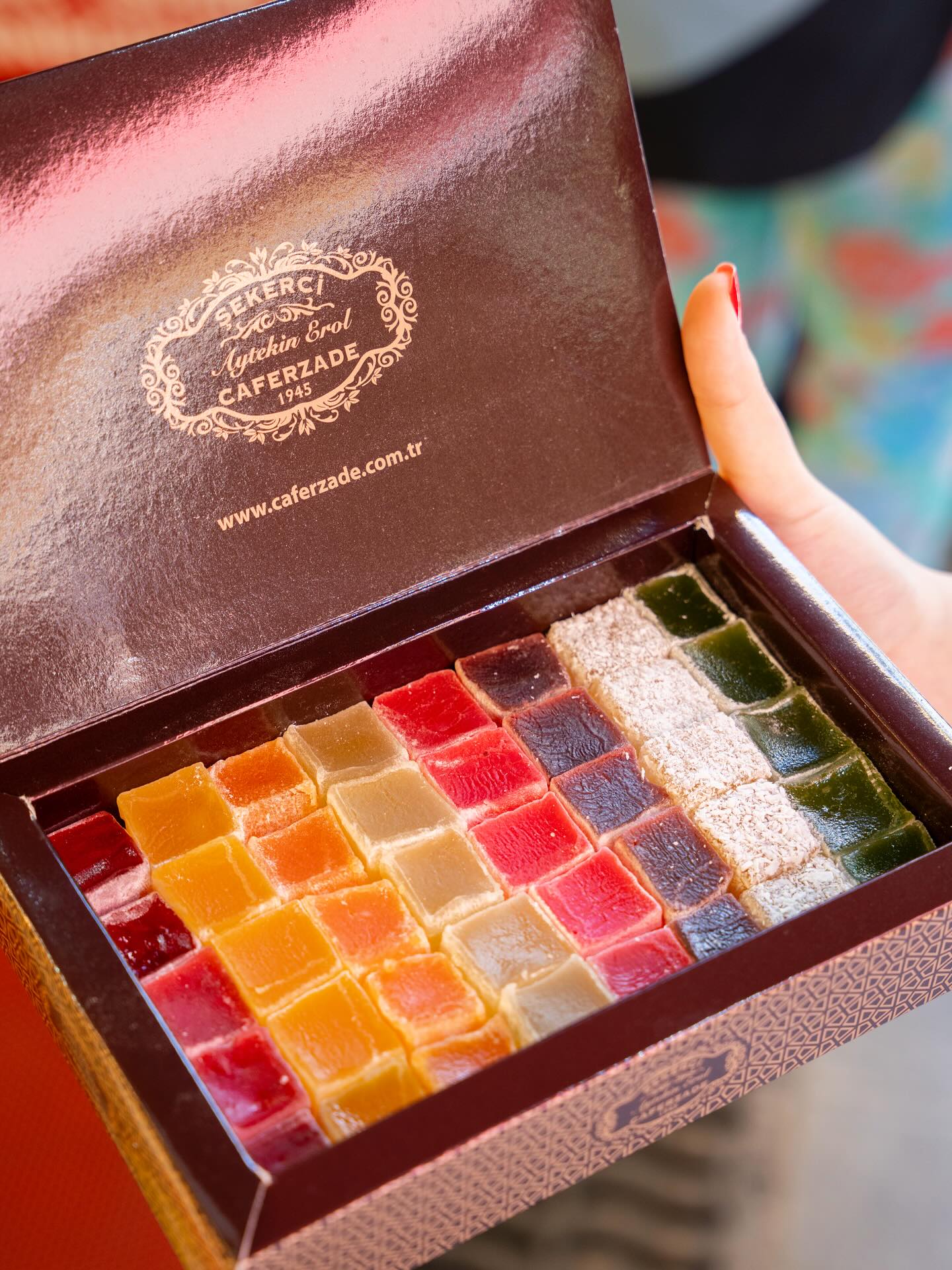 Bir kutuya sığmayan lezzet: Şekerci Caferzade Lokumları! 🎉
📍Üsküdar Merkez İmalat
📍Üsküdar Balıkçılar Çarşısı
📍Kadıköy Balıkçılar Çarşısı
#ŞekerciCaferzade #Üsküdar #Kadıköy