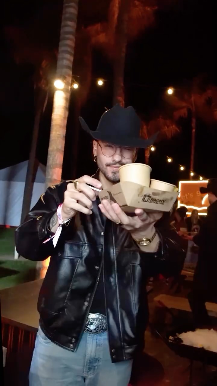 🔥 SEU EVENTO NO PRÓXIMO NÍVEL! 🔥
Chegou a hora de transformar seu aniversário, casamento, confraternização ou evento corporativo em uma experiência gastronômica inesquecível!
🥩 Churrasco Convencional
🔥 Fogo de Chão
🍖 Pit Smoker
🇦🇷 Parrilla Argentina
🥦 Varal de Carnes e Legumes
E mais: entradas, guarnições, saladas, sobremesas e um atendimento completo para todos os tipos de eventos!
✅ Qualidade Premium
✅ Profissionais especializados
✅ Variedade de cardápios
✅ Atendimento personalizado
📅 AGENDA ABERTA!
Fale com a equipe Raony Bufalieri e garanta um churrasco de respeito para o seu evento!
📲 Entre em contato e peça seu orçamento:
(43) 99935-4401 👊🏼
#BuffetDeChurrasco #ChurrascoPremium #EventoDeSucesso #EquipeRaonyBufalieri