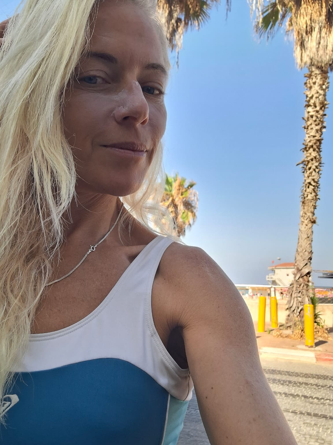 To all of those who choose whatโs best for them ๐happy weekend with Sunsessions surfzinc โ๏ธ#surf #sportlife #cleanbeauty ๐