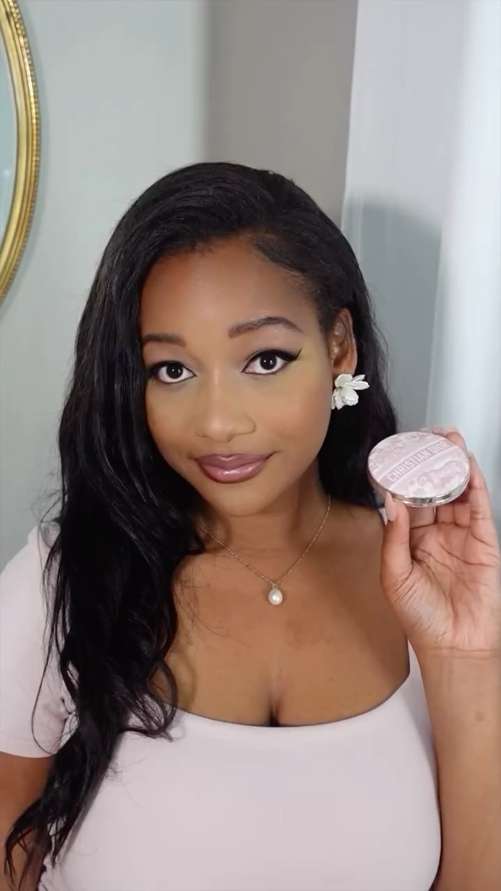 For the love of pink 🎀 <3 🩷
.
.
.
#diorbeautylovers #diorbeauty #diortoiledejouy #diorblush #diorhighlighter #diorforever #diorforeverglow #diorforeverglowluminizer