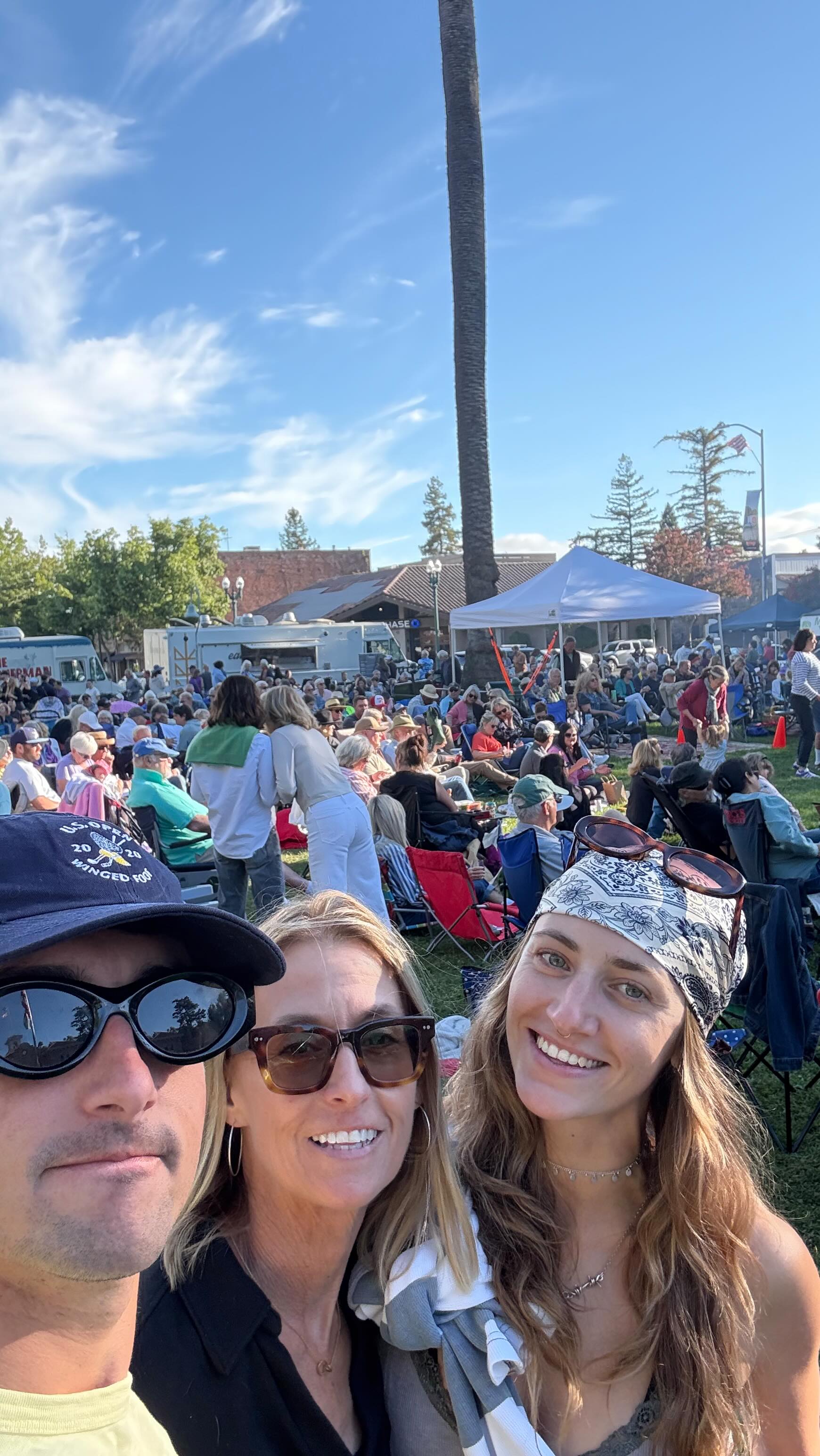 Wine Country Livingđ·
Summer fun at our weekly Sonoma Plaza Farmerâs Market
One corn dog once a year-sharedđ
Food trucksđ
Live musicđ¶
#sonomawinecountry #sonomaplaza #sonoma #farmersmarkets #winecountryliving #foodtrucks #kckilian #travelagentlife #travelmoreoften #positiveaging #weekdayfun #tuesdays #sonomavalley #boymomforlife