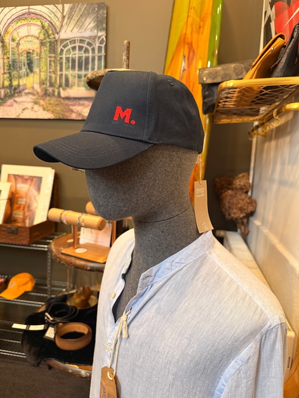 Spotted 👀 : nos nouvelles casquettes baseball, disponibles en plusieurs coloris sur notre site.
📍Retrouvez nos casquettes en exclusivité chez @lanicheboutique au 19 avenue Gallieni, 76130 Mont-Saint-Aignan.