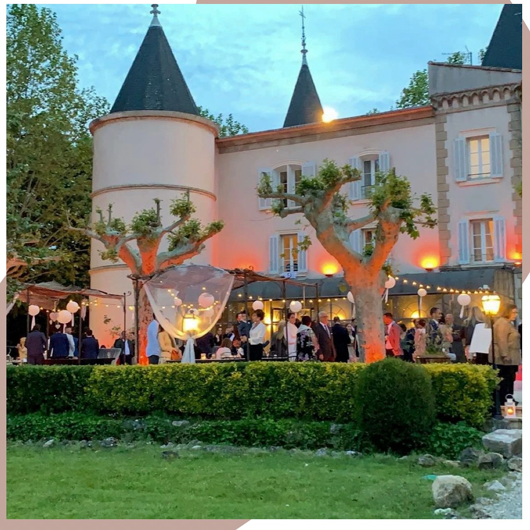 Notre magnifique chateau du XIVe siècle, situé au pied de la Sainte Baume 🏰
Imaginez vos invités déambulant dans le château et son magnifique parc...🌿
x
N'hésitez pas à nous confier votre rêve afin qu'il devienne réalité...
x
Contactez-nous :
✉️ : https//www.receptioncotejardin/contact
📞 : 04.42.18.00.00
#nanslespins #weddingdecor #ChateauDeNans #semarierdansunchateau #domainemariagevar #receptioncotejardin #mariagechic #domainemariage #receptionmariage #lieudereception #mariage2025 #salledereception #weddingreception #organisationmariage #mariages #semarierenprovence #chateaumariage