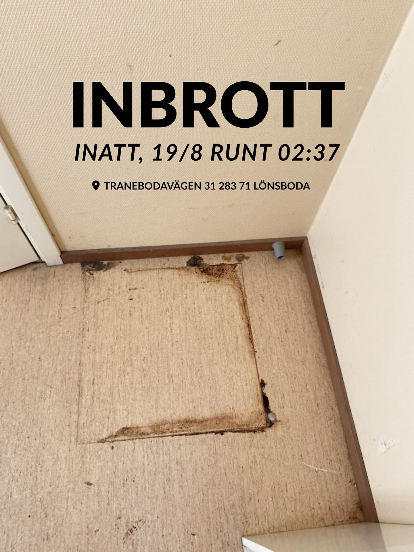 I natt gick larmet 02:37, kassaskåpet de tog med sig fanns det inga pengar i, däremot blev vi bestulna på något vi värdesätter högre än pengar - Alla gamla orkesterböcker från 40-talet & fram till idag som är värda en hel del för oss! 💔
Har någon gjort någon iakttagelse, får man gärna höra av sig.
#granadalönsboda #folketspark #lönsboda