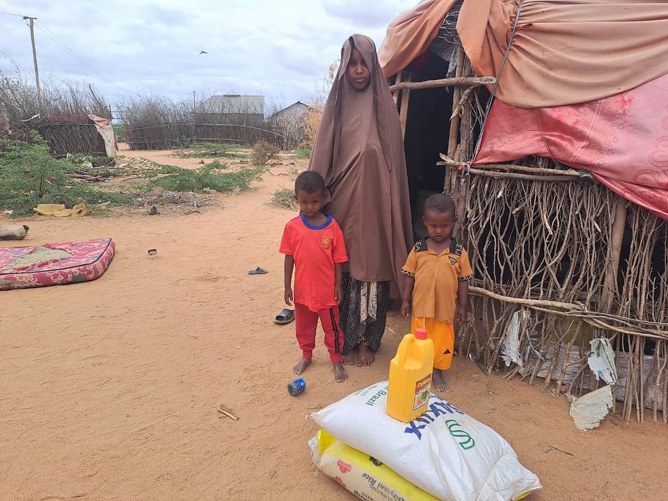 ‼️IMPORTANT MESSAGE‼️
Right now, refugee families in Kenya are facing a serious food shortage. Many widows, orphans, and children go to sleep hungry each night. Through Sadaqa Foundation’s food distribution, we are doing our best to bring hope and relief — but the need continues to grow!!
You can be part of the solution. Every contribution helps us reach another family in need!
👉 Donate now by going to the website linked to our bio
#Sadaqa #FoodDistribution #EndHunger #CharityForHumanity