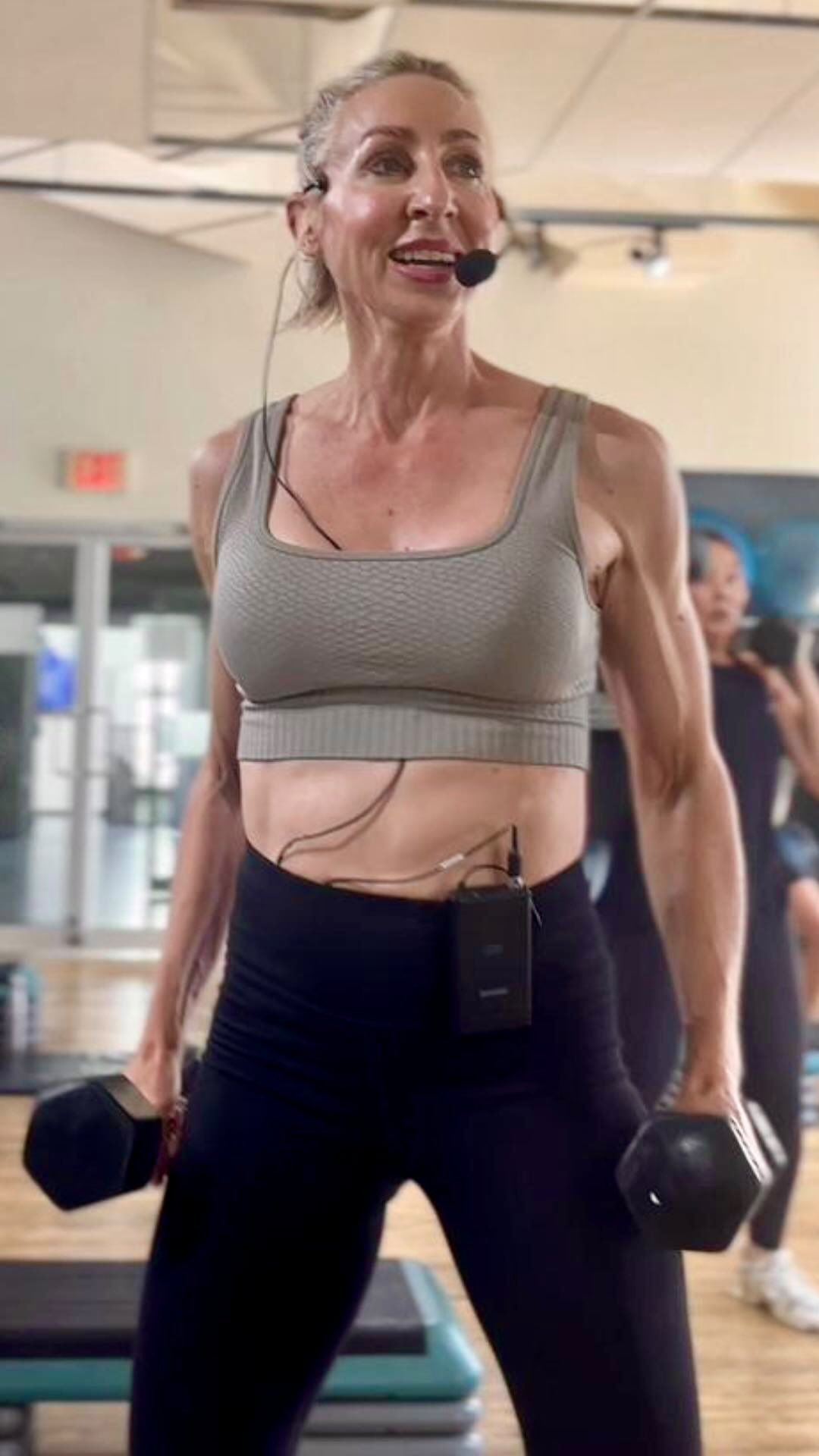 Sneak peek of our HIIT class with Lindsey Sonntag at The Academy. Come join us!
#yycfitness #yycfit #calgaryfitness #calgaryfit #yycgym #yycgroupfitness