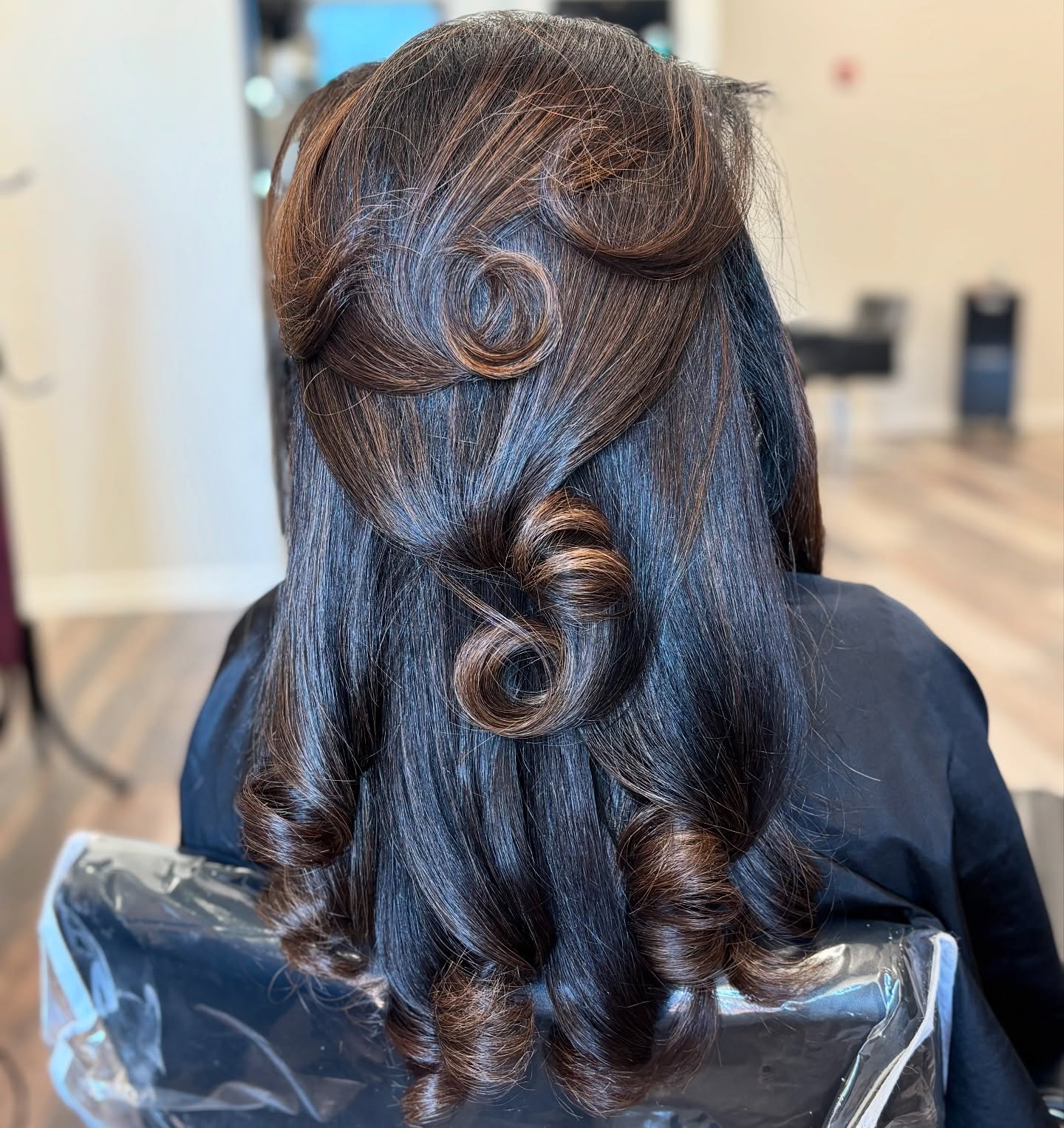 The bounce is real šØāØš¤©
Martaās signature blowout = smooth, shiny, and full of life.
š
Book with @glambymartaaa today & let her give you the perfect blowout!
#bethlehemsalon #lehighvalleyhair #blowoutbar #lehighvalleysalon #bethlehempa #catalinadrybar #blowoutsfordays