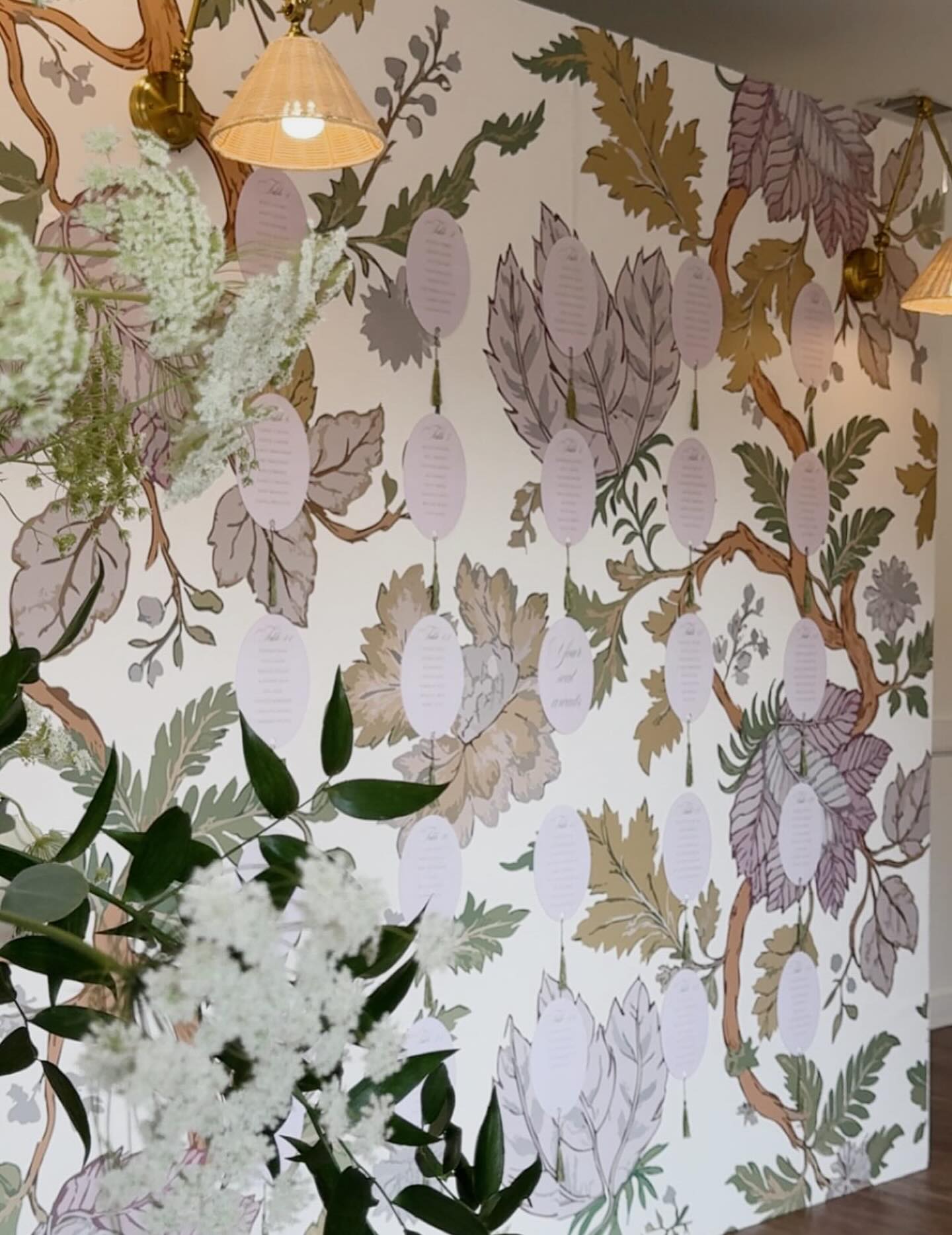 Who wouldn’t want to find their seat with this cute install?😍
•
•
•
VENDORS
Design & Planning @liliasandolive @jobeth_mc
Floral @norwooddayfloralco
Seating Wall & Dancefloor @cae_lr
Rentals @eventology_us
Catering @heritagecateringar
Reception Paper @mv.designco
Specialty Linens @stradleydavidson
Cake @michellelindamayer